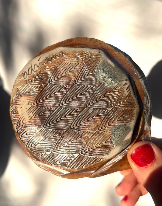 Storytelling Mug: Carved Horse Running to the Mountains